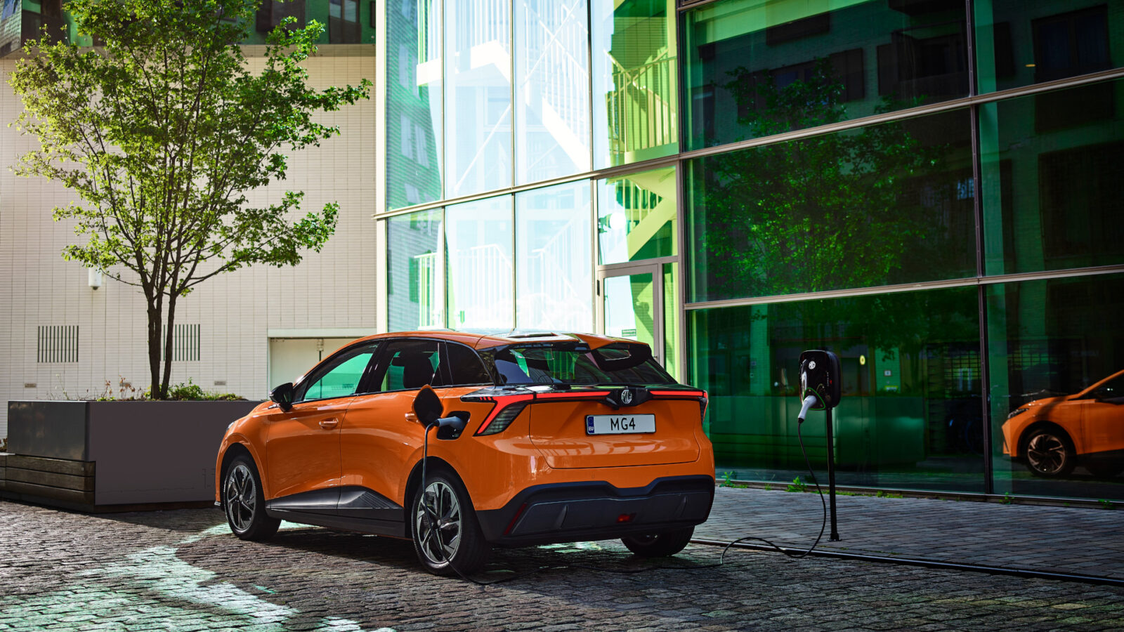 La MG4 EV in ricarica