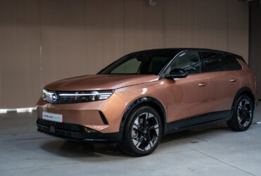 La nuova Opel Grandland vista di fronte