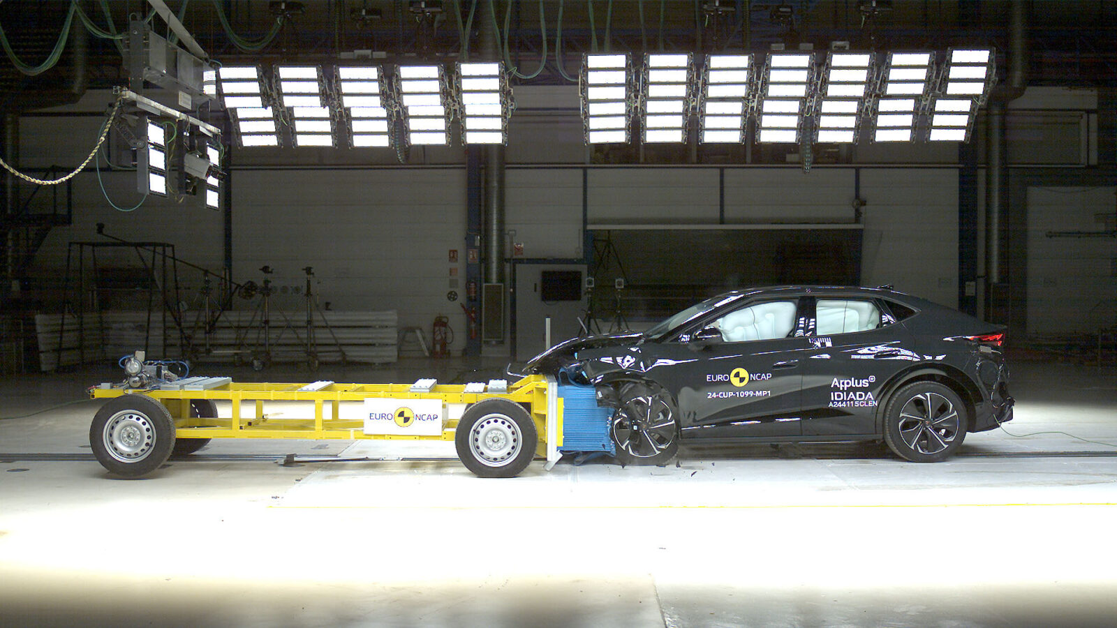 Il test frontale Euro NCAP della Cupra Tavascan