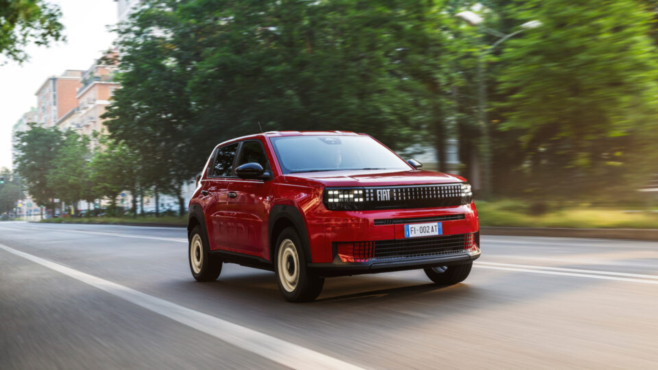 La nuova Fiat Grande Panda nell'allestimento 'Red'