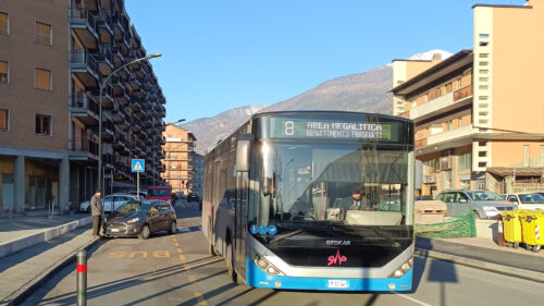 Un autobus Otocar termico in servizio ad Aosta