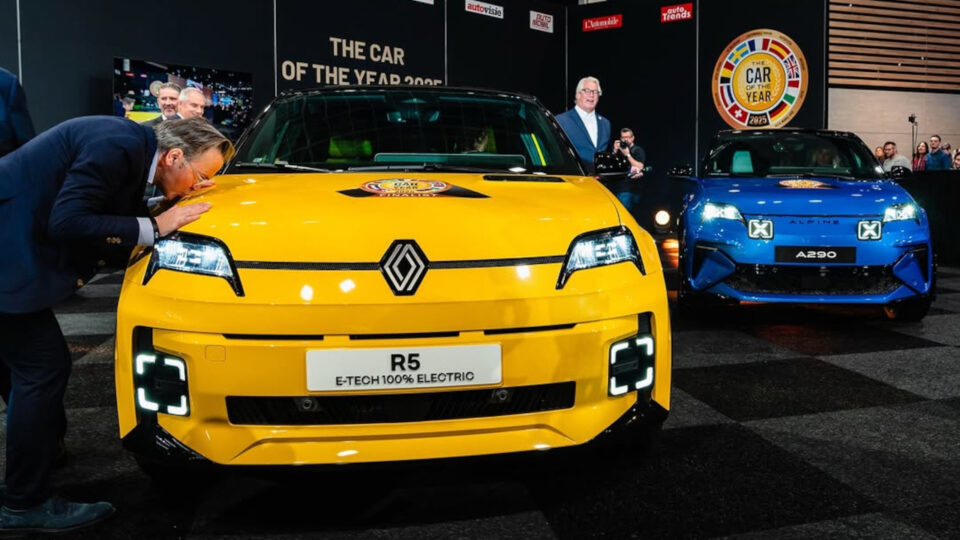 La Renault 5 e-tech electric e la Alpine A290 vincitrici del Car of the Year 2025