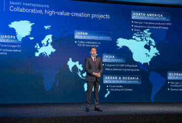 Makoto Uchida, presidente e Ceo di Nissan mentre presenta 'The Arc', il business plan 2024