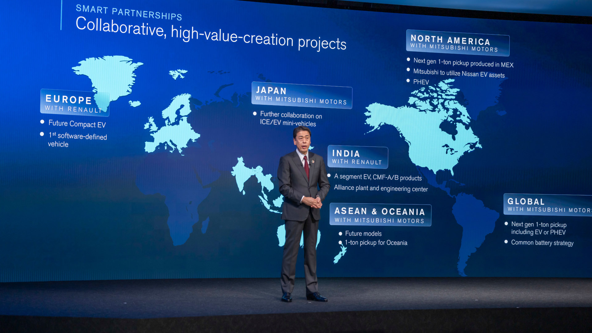 Makoto Uchida, presidente e Ceo di Nissan mentre presenta 'The Arc', il business plan 2024