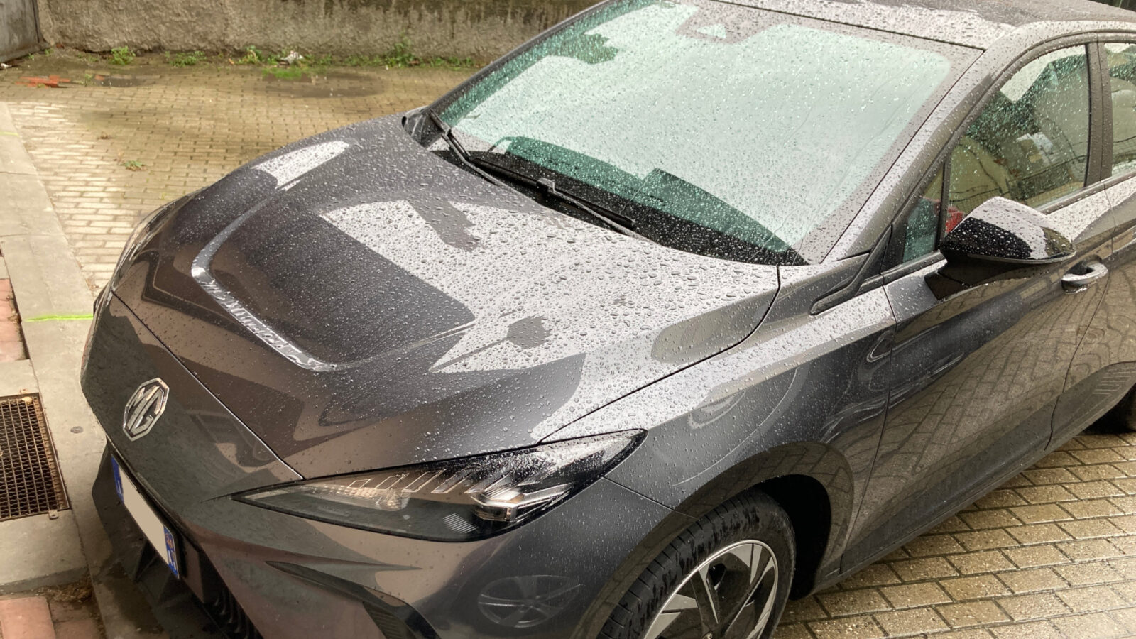 La MG4 nel piazzale di casa, il giorno dopo il ritiro