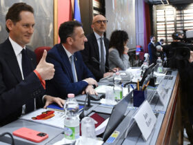 John Elkann, presidente di Stellantis, all'inizio dell'audizione di fronte alle Commissioni attività produttive e industria di Camera e Senato