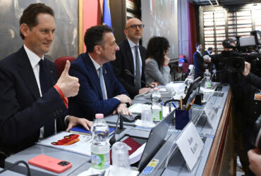 John Elkann, presidente di Stellantis, all'inizio dell'audizione di fronte alle Commissioni attività produttive e industria di Camera e Senato
