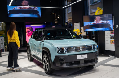 L'anteprima della Renault R4 e-tech electric