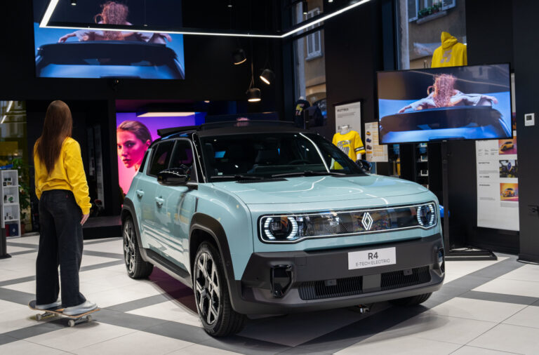 L'anteprima della Renault R4 e-tech electric
