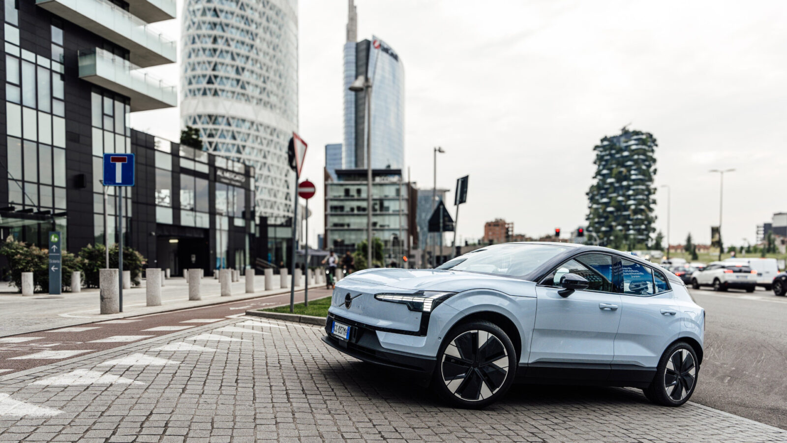 La Volvo EX30 a Milano