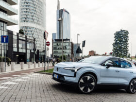 La Volvo EX30 a Milano