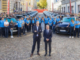 La consegna della flotta Audi alla FISI. In primo piano Timm Barlet, Managing director Audi Italia e Flavio Roda, presidente FISI