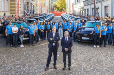 La consegna della flotta Audi alla FISI. In primo piano Timm Barlet, Managing director Audi Italia e Flavio Roda, presidente FISI