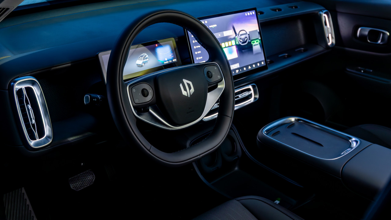Il posto di guida del SUV Leapmotor B10