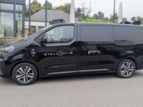 Il Peugeot Traveller utilizzato per la sperimentazione tra Stellantis e pony.ai