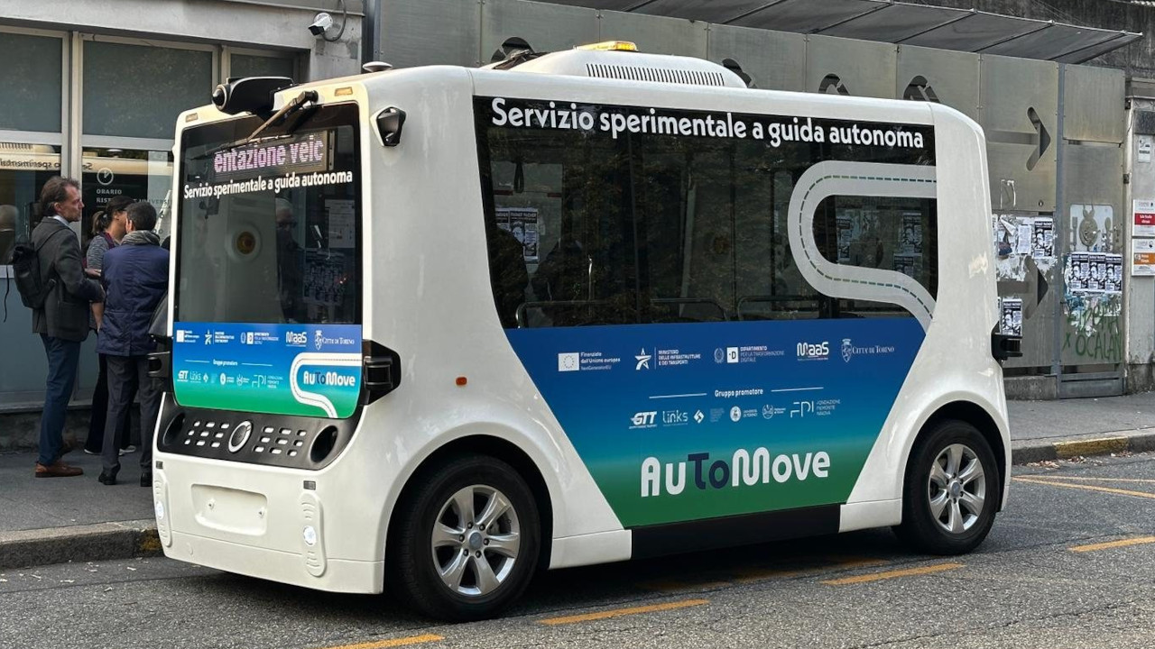 Il minibus a guida autonoma attivato a Torino
