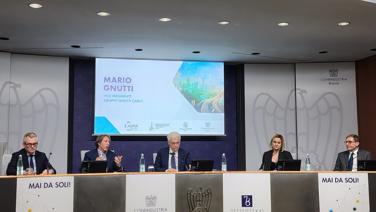 L'intervento di Mario Gnutti della 'GnuttiCarlo' all'incontro di Brescia di ANFIA e Camera di commercio di Torino